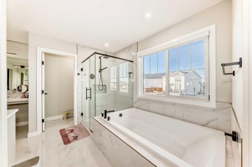 120 Magnolia Manor Se, Calgary, AB - Indoor Photo Showing Bathroom