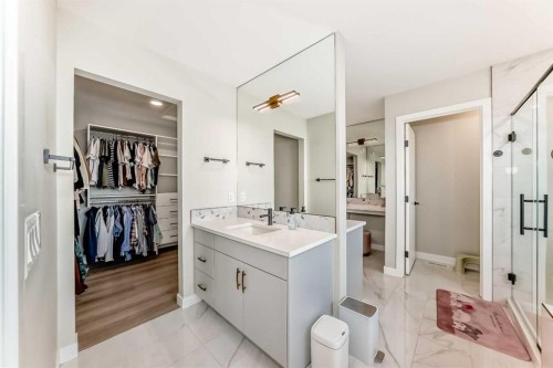 120 Magnolia Manor Se, Calgary, AB - Indoor Photo Showing Bathroom