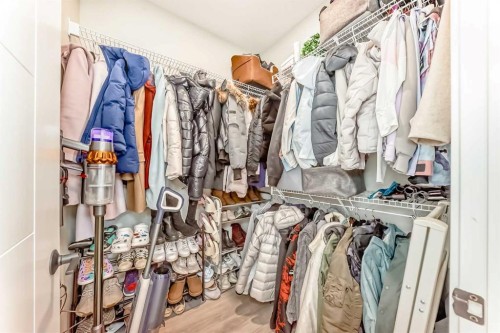 120 Magnolia Manor Se, Calgary, AB - Indoor With Storage