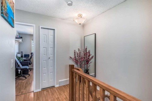 1451 Berkley Drive Nw, Calgary, AB - Indoor Photo Showing Other Room