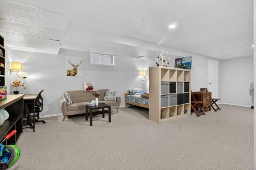 1451 Berkley Drive Nw, Calgary, AB - Indoor