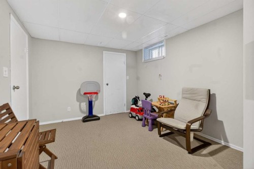1451 Berkley Drive Nw, Calgary, AB - Indoor