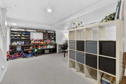 1451 Berkley Drive Nw, Calgary, AB - Indoor