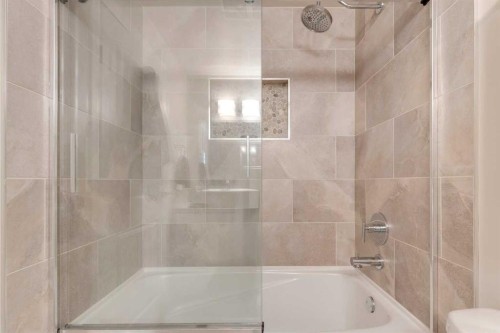 2630 Oakmoor Drive Sw, Calgary, AB - Indoor Photo Showing Bathroom