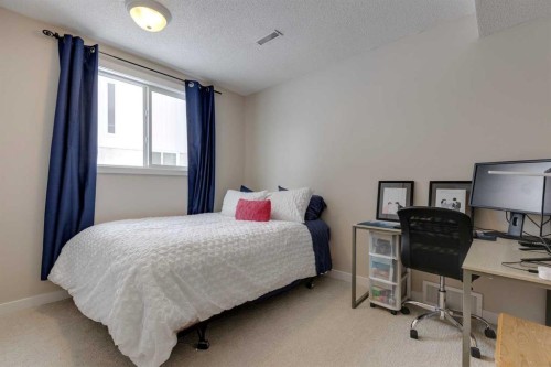 2630 Oakmoor Drive Sw, Calgary, AB - Indoor Photo Showing Bedroom