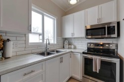 2630 Oakmoor Drive SW Calgary, AB T2V 4E7