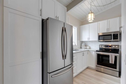 2630 Oakmoor Drive Sw, Calgary, AB - Indoor Photo Showing Kitchen With Stainless Steel Kitchen With Double Sink