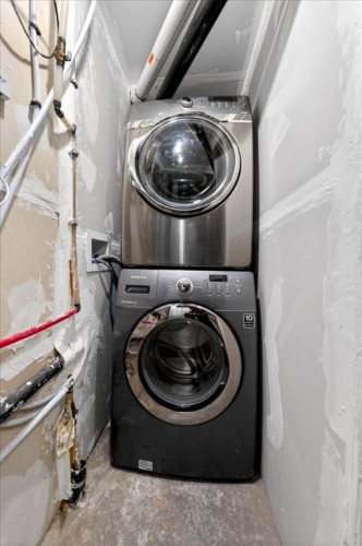 135 Skyview Springs Manor Ne, Calgary, AB - Indoor Photo Showing Laundry Room