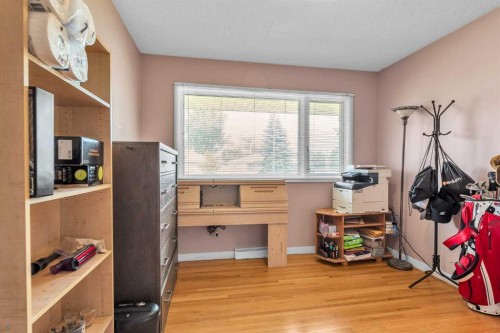 2219 Halifax Crescent Nw, Calgary, AB - Indoor