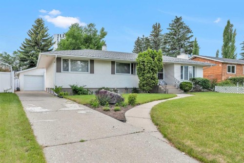 2219 Halifax Crescent Nw, Calgary, AB - Outdoor With Facade