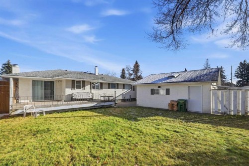 2219 Halifax Crescent Nw, Calgary, AB - Outdoor With Deck Patio Veranda