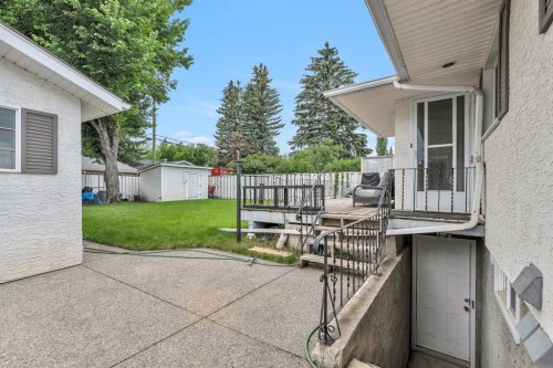 2219 Halifax Crescent Nw, Calgary, AB - Outdoor With Exterior