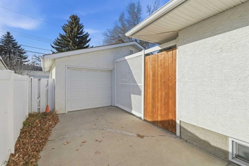 2219 Halifax Crescent Nw, Calgary, AB - Outdoor With Exterior