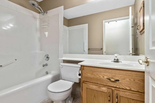 13 Sheep River Link, Okotoks, AB - Indoor Photo Showing Bathroom