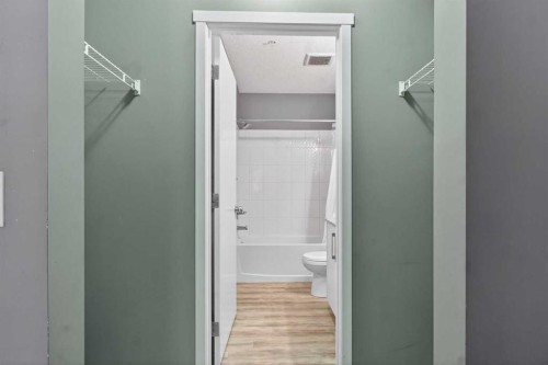 3115-4641 128 Avenue Ne, Calgary, AB - Indoor Photo Showing Bathroom