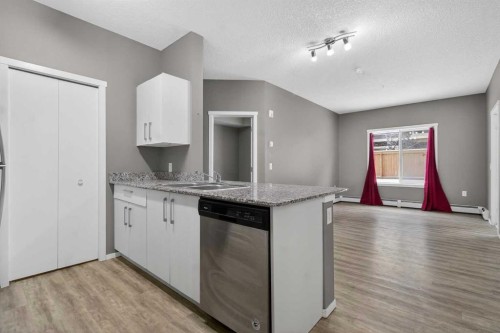 3115-4641 128 Avenue Ne, Calgary, AB - Indoor Photo Showing Kitchen
