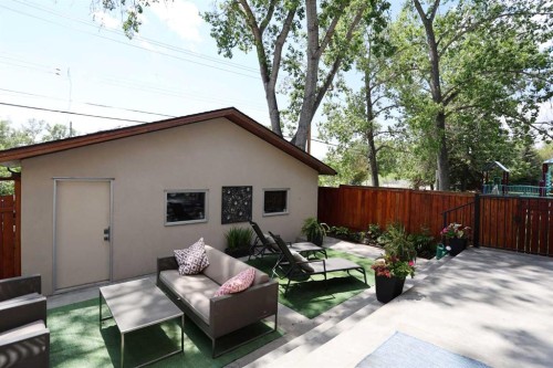 1707 Broadview Road Nw, Calgary, AB - Outdoor
