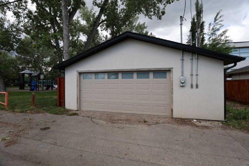 1707 Broadview Road Nw, Calgary, AB - Outdoor With Exterior