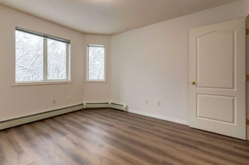 310-30 Sierra Morena Mews Sw, Calgary, AB - Indoor Photo Showing Other Room