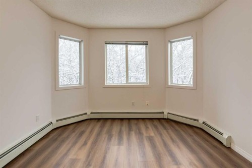 310-30 Sierra Morena Mews Sw, Calgary, AB - Indoor Photo Showing Other Room