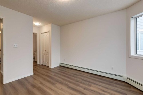 310-30 Sierra Morena Mews Sw, Calgary, AB - Indoor Photo Showing Other Room