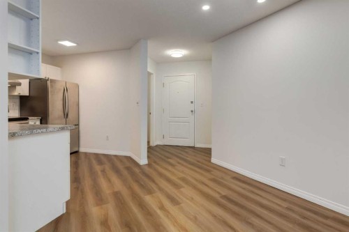310-30 Sierra Morena Mews Sw, Calgary, AB - Indoor