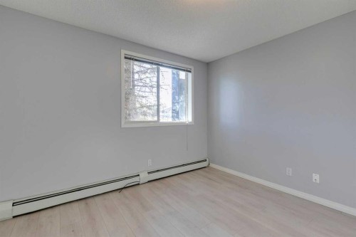 119-2022 Canyon Meadows Drive Se, Calgary, AB - Indoor Photo Showing Other Room