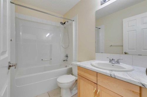 119-2022 Canyon Meadows Drive Se, Calgary, AB - Indoor Photo Showing Bathroom