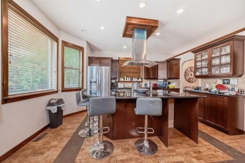 4347 2 Street Nw, Calgary, AB - Indoor Photo Showing Kitchen