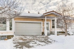 19 Signature Villas SW Calgary, AB T3H 3A1