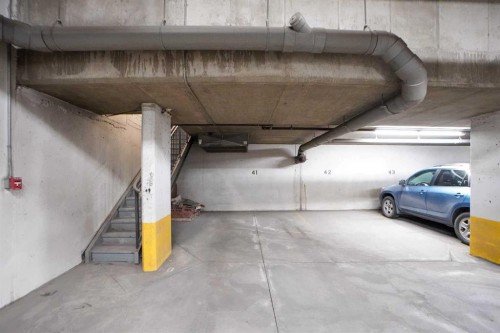 314-5720 2 Street Sw, Calgary, AB - Indoor Photo Showing Garage