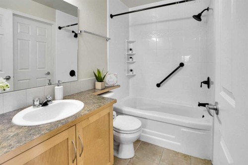 314-5720 2 Street Sw, Calgary, AB - Indoor Photo Showing Bathroom