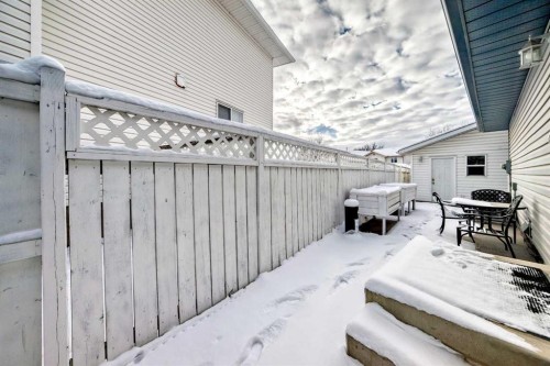 33 Martinridge Road Ne, Calgary, AB - Outdoor With Exterior