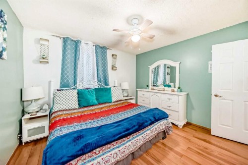 33 Martinridge Road Ne, Calgary, AB - Indoor Photo Showing Bedroom