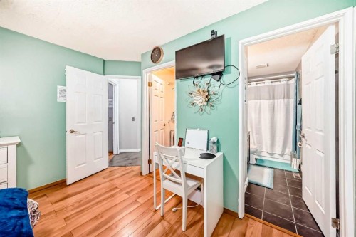 33 Martinridge Road Ne, Calgary, AB - Indoor