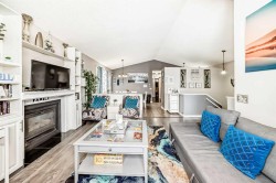 33 Martinridge Road NE Calgary, AB T3J 3L4
