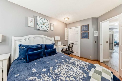 33 Martinridge Road Ne, Calgary, AB - Indoor Photo Showing Bedroom