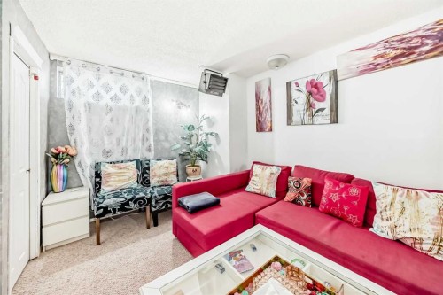 33 Martinridge Road Ne, Calgary, AB - Indoor