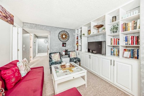 33 Martinridge Road Ne, Calgary, AB - Indoor