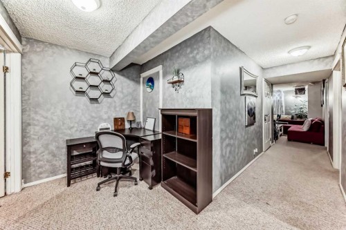 33 Martinridge Road Ne, Calgary, AB - Indoor