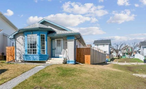 33 Martinridge Road Ne, Calgary, AB - Outdoor