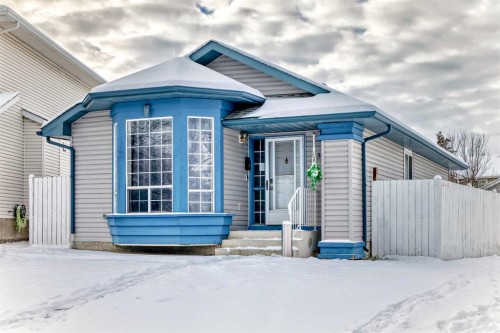 33 Martinridge Road Ne, Calgary, AB - Outdoor