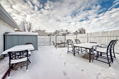 33 Martinridge Road Ne, Calgary, AB - Outdoor