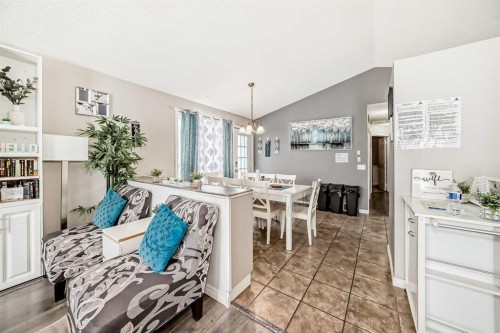 33 Martinridge Road Ne, Calgary, AB - Indoor Photo Showing Dining Room