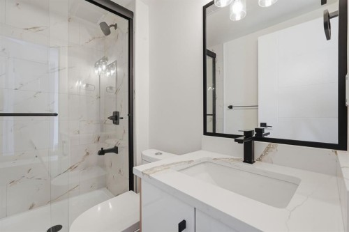 96 Falshire Drive Ne, Calgary, AB - Indoor Photo Showing Bathroom