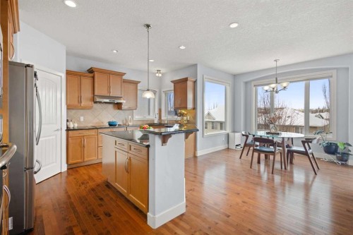 86 Royal Ridge Mount Nw, Calgary, AB - Indoor Photo Showing Other Room