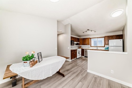 34 Erin Meadow Close Se, Calgary, AB - Indoor