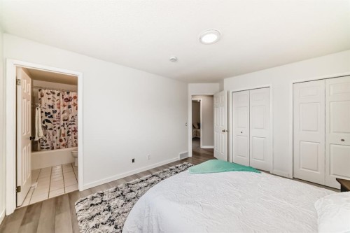 34 Erin Meadow Close Se, Calgary, AB - Indoor Photo Showing Bedroom