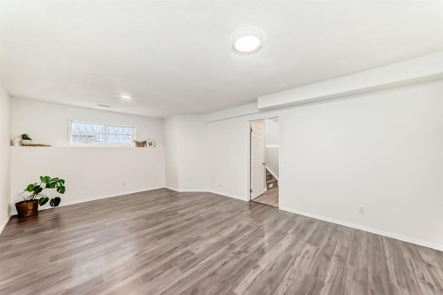 34 Erin Meadow Close Se, Calgary, AB - Indoor Photo Showing Other Room