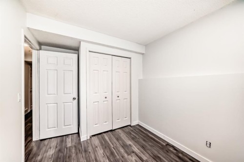 34 Erin Meadow Close Se, Calgary, AB - Indoor Photo Showing Other Room